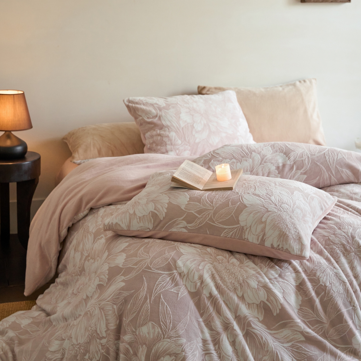 91家纺网 家纺一手货源 找家纺 （总）华超针织 2025新款雕花牛奶绒四件套-蔷薇系列