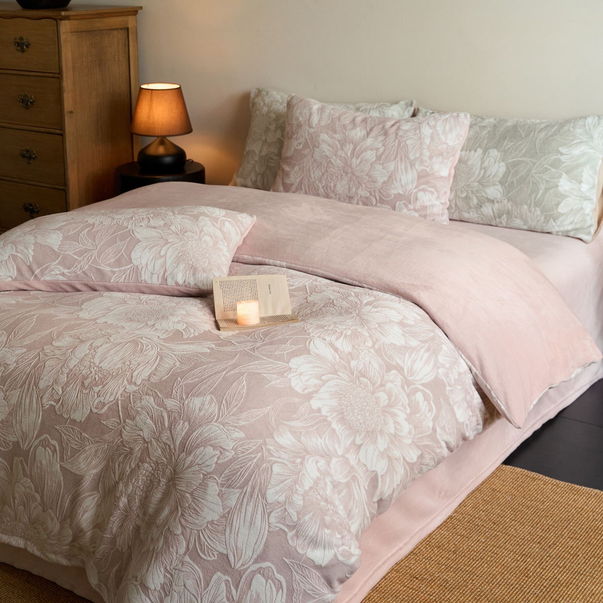 91家纺网 家纺一手货源 找家纺 华超针织 2025新款雕花牛奶绒四件套-蔷薇系列 蔷薇-豆沙