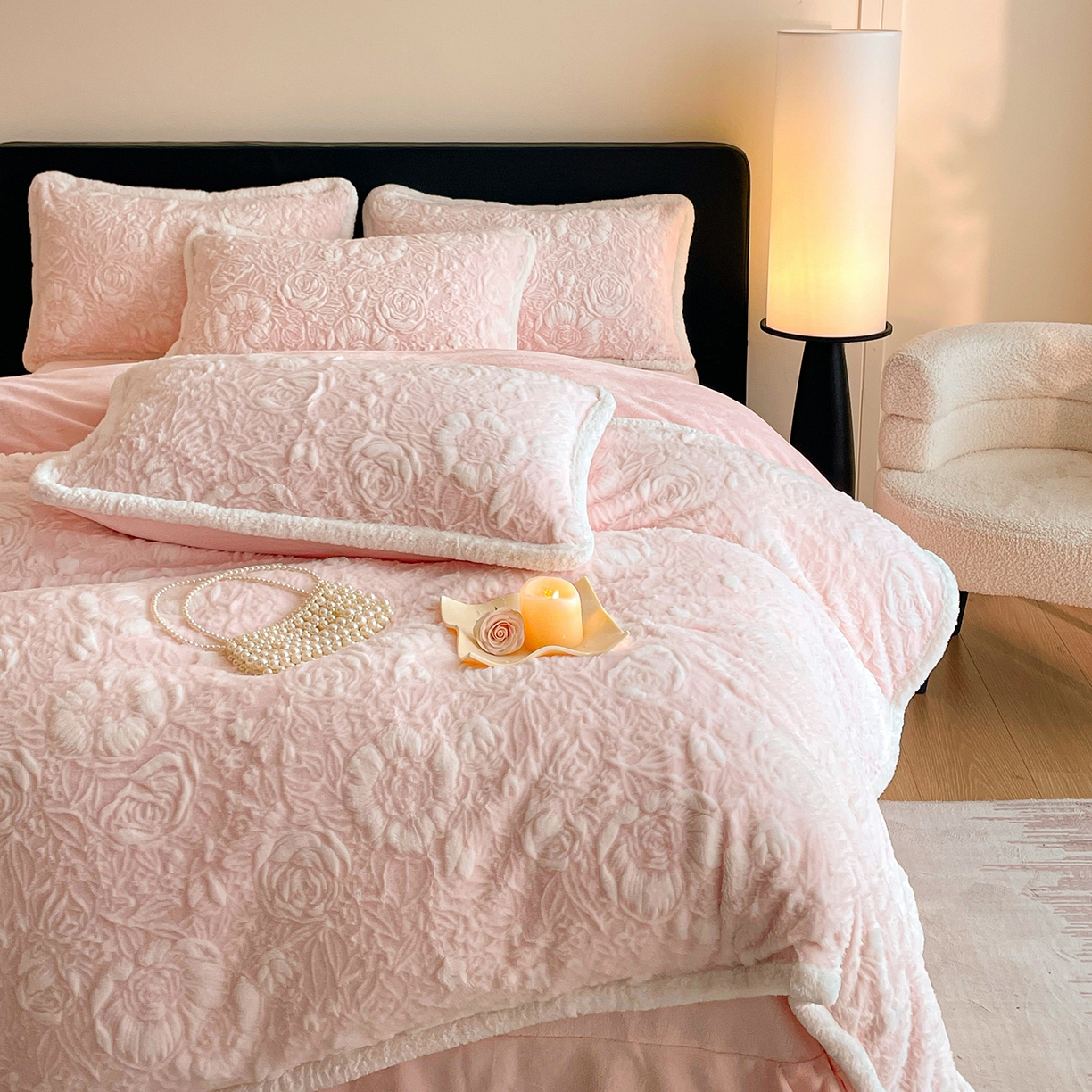 91家纺网 家纺一手货源 找家纺 民新家纺 2025新款立体烂花兔毛包边款四件套 经典玫瑰-樱花粉