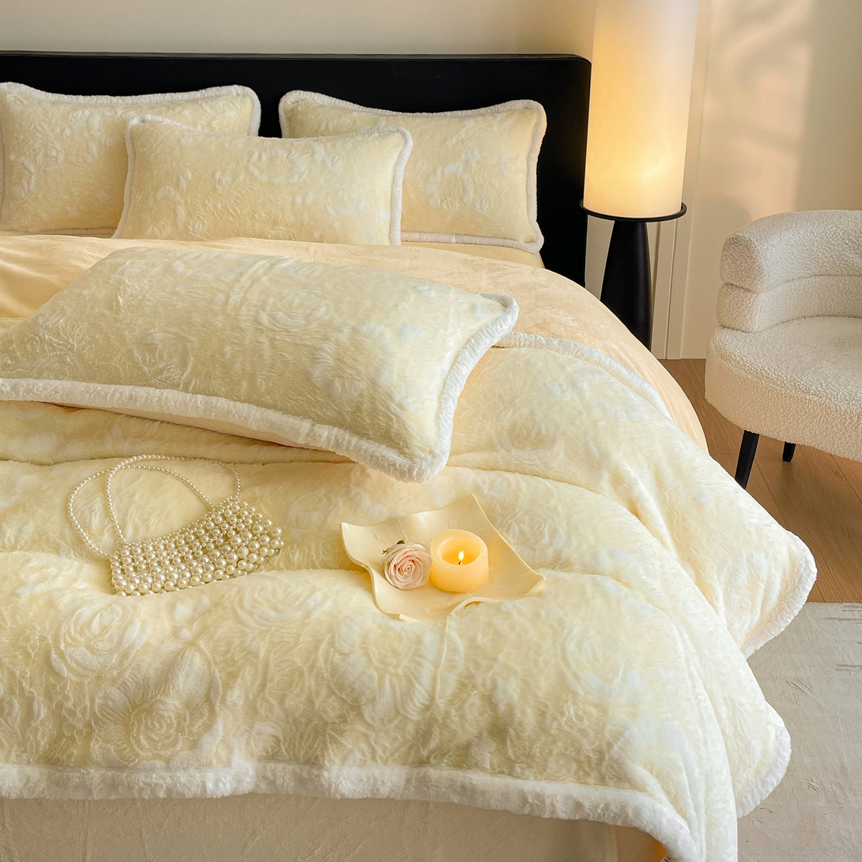 91家纺网 家纺一手货源 找家纺 民新家纺 2025新款立体烂花兔毛包边款四件套 经典玫瑰-浅米黄