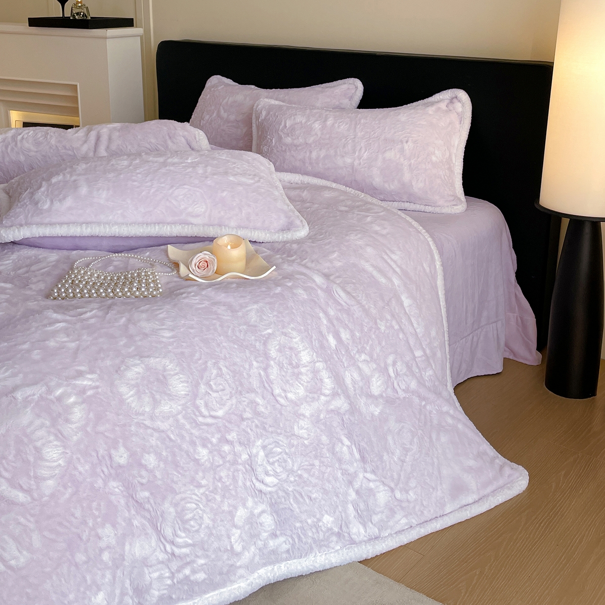 91家纺网 家纺一手货源 找家纺 民新家纺 2025新款立体烂花兔毛包边款四件套 经典玫瑰-浅紫