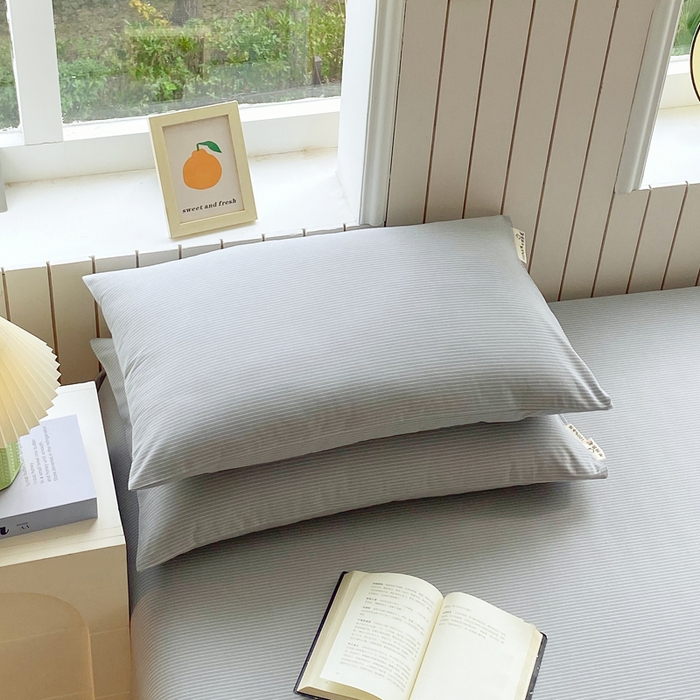 91家纺网 家纺一手货源 找家纺 春皖家纺 2025新款原棉磨毛单枕套 枕套单件-风格一 雾灰细语