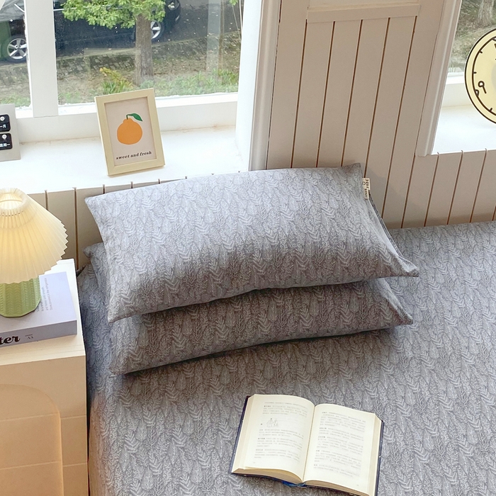 91家纺网 家纺一手货源 找家纺 春皖家纺 2025新款原棉磨毛单枕套 枕套单件-风格一 叶相思