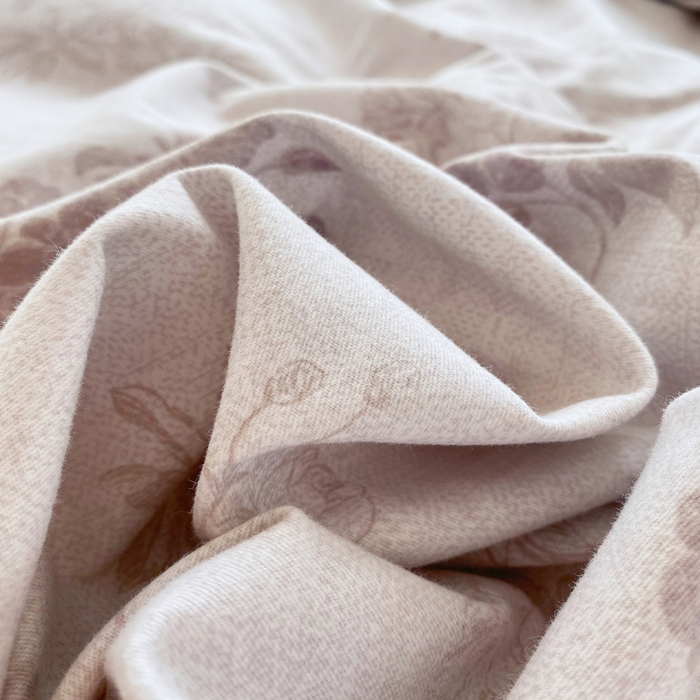 91家纺网 家纺一手货源 找家纺 春皖家纺 2025新款原棉磨毛单床单 床单单件-风格一 花庭悦舞