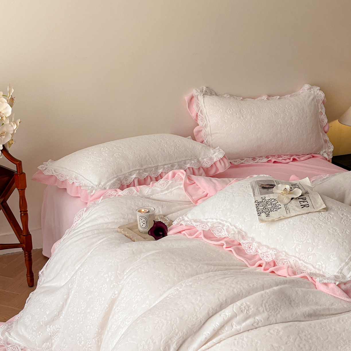 91家纺网 家纺一手货源 找家纺 （总）逸尚阁 2025新款立体雕花牛奶绒花边款四件套--塔丽娜系列