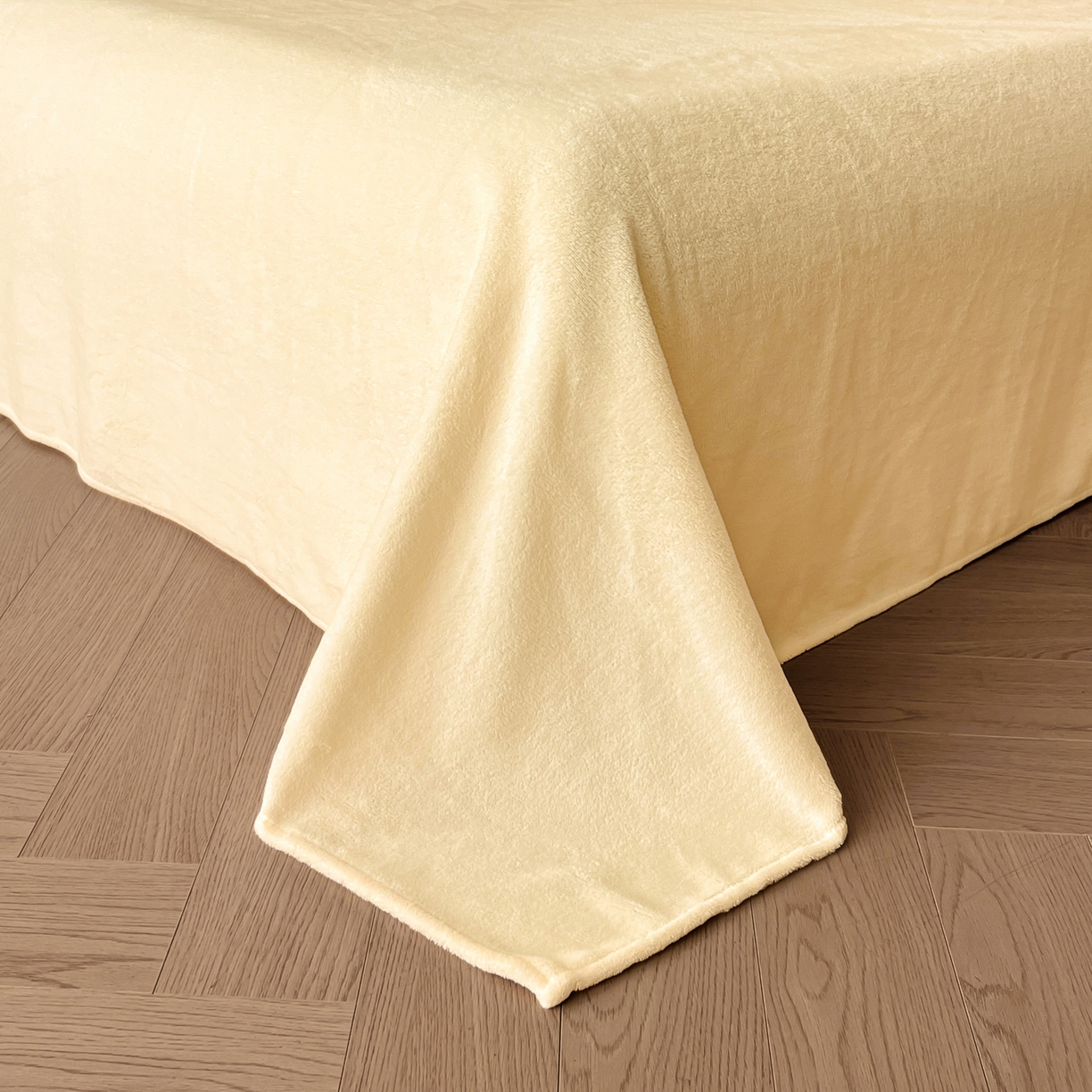 91家纺网 家纺一手货源 找家纺 逸尚阁 2025新款立体雕花牛奶绒花边款四件套--塔丽娜系列 塔丽娜-奶黄色