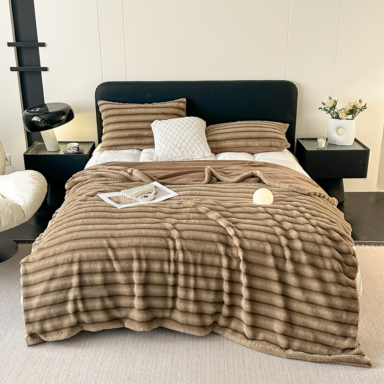 91家纺网 家纺一手货源 找家纺 乐窝家纺仓储 2025新款高端定制加厚抽条兔毛床裙款四件套美拉德支持跨境外贸 奶油咖