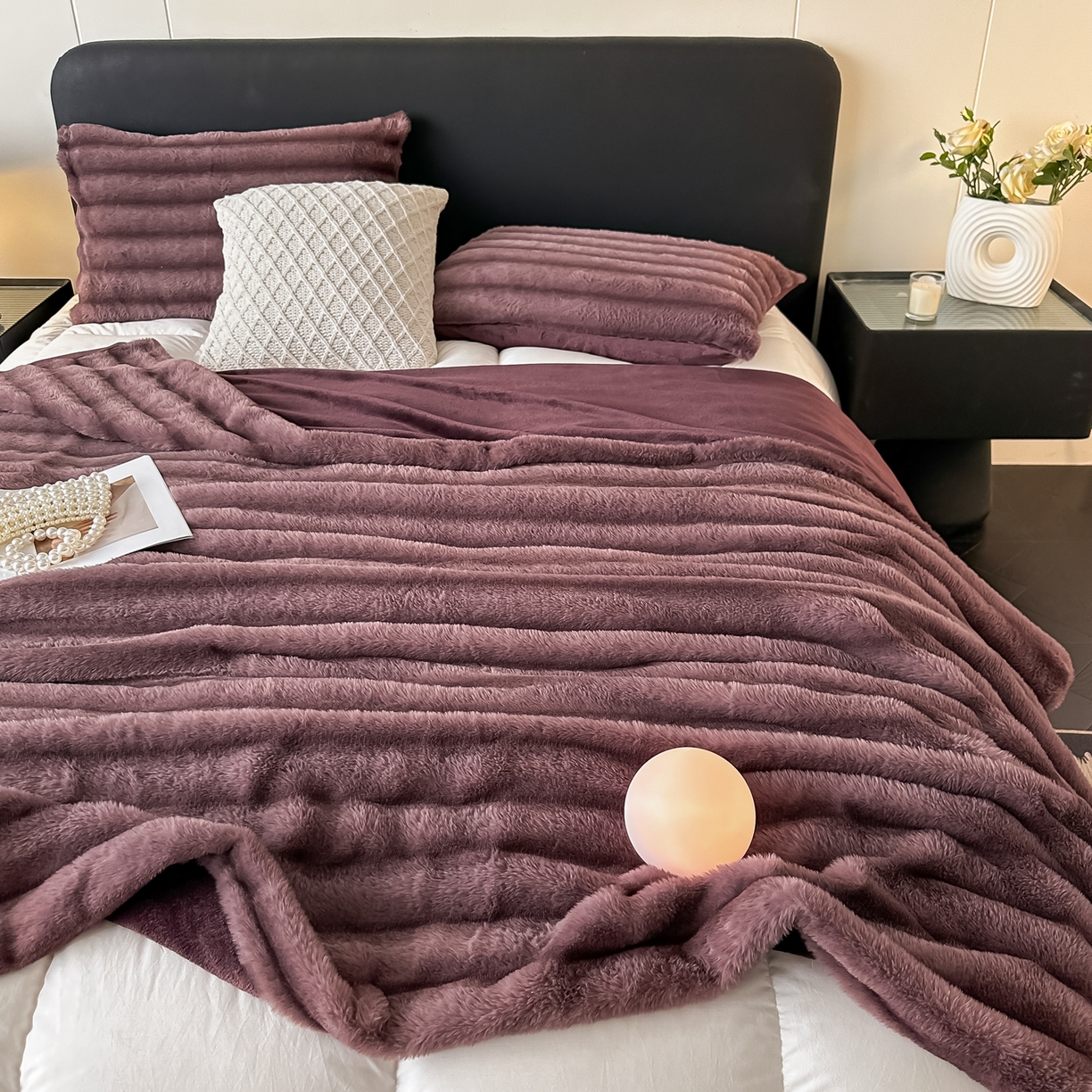 91家纺网 家纺一手货源 找家纺 乐窝家纺仓储 2025新款高端定制加厚抽条兔毛床裙款四件套美拉德支持跨境外贸 优雅紫