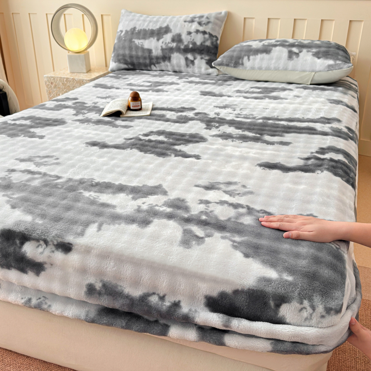 91家纺网 家纺一手货源 找家纺 2025新款兔毛绒高克重保暖床笠 席梦思床笠 云端-灰白