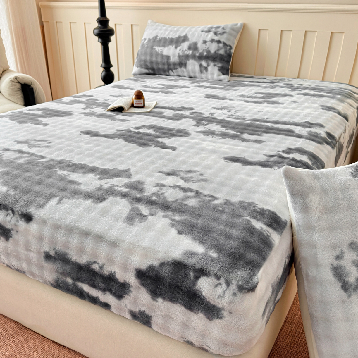 91家纺网 家纺一手货源 找家纺 2025新款兔毛绒高克重保暖床笠 席梦思床笠 云端-灰白