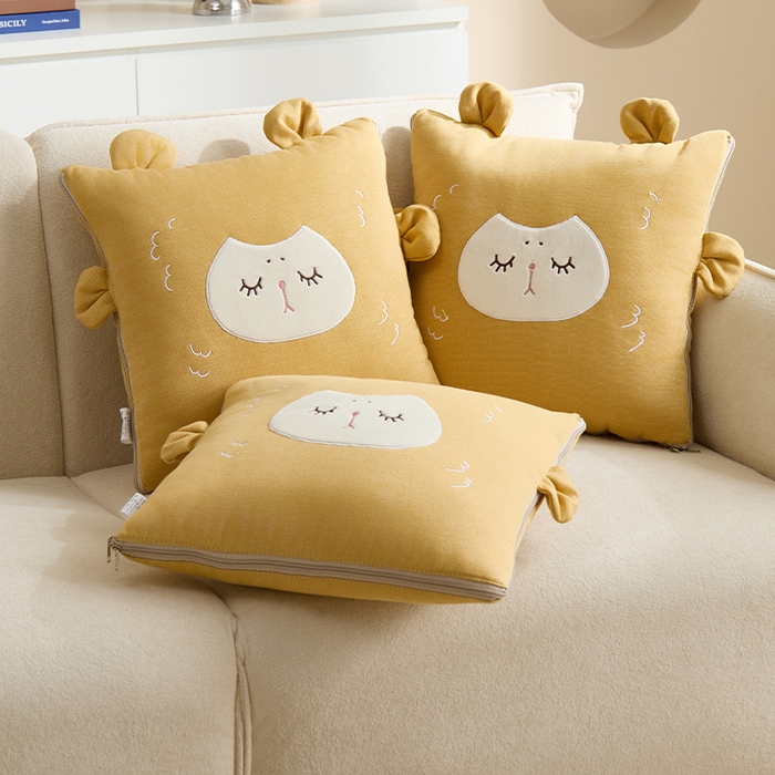 91家纺网 家纺一手货源 找家纺 （总）金喜 2025新款针织棉抱枕靠垫午睡盖毯被酷儿小羊抱枕抱枕被被四季款