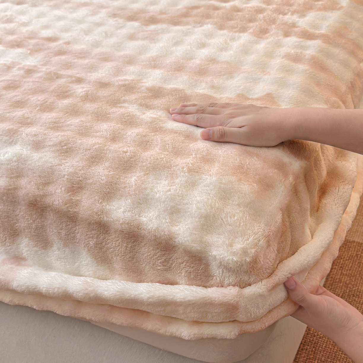 91家纺网 家纺一手货源 找家纺 2025新款兔毛绒高克重保暖床笠 席梦思床笠 云端-奶咖