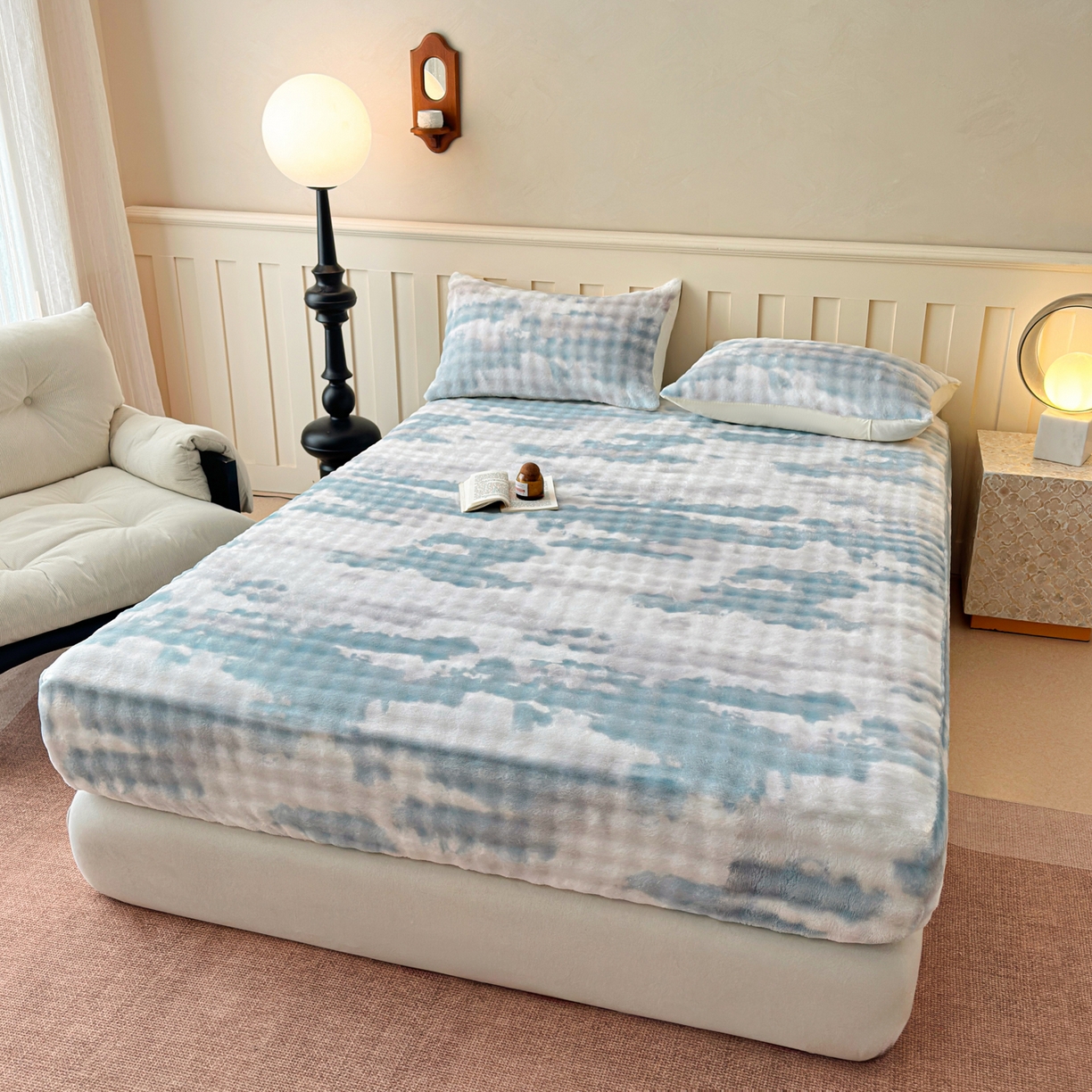 91家纺网 家纺一手货源 找家纺 2025新款兔毛绒高克重保暖床笠 席梦思床笠 云端-青兰