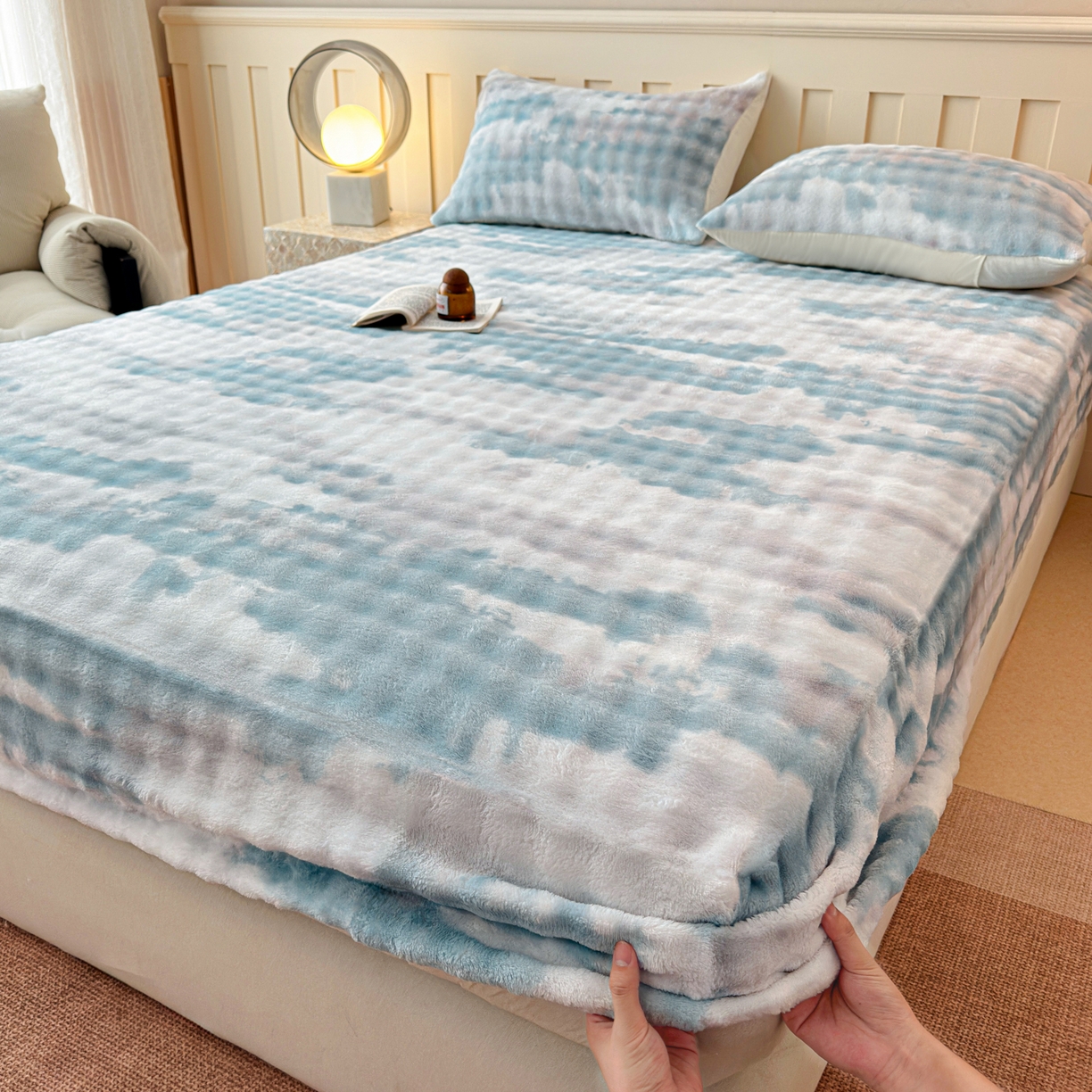 91家纺网 家纺一手货源 找家纺 2025新款兔毛绒高克重保暖床笠 席梦思床笠 云端-青兰