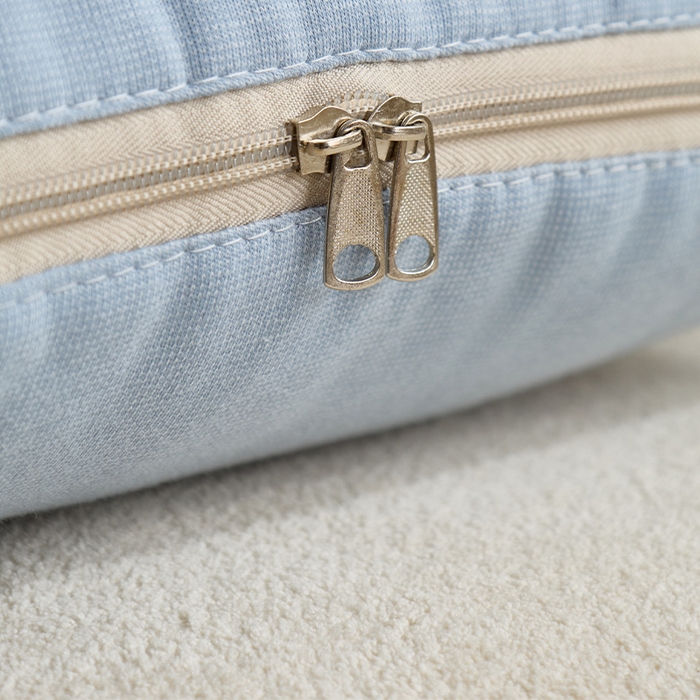 91家纺网 家纺一手货源 找家纺 金喜 2025新款针织棉抱枕靠垫午睡盖毯被酷儿小羊抱枕抱枕被被四季款 针织棉小羊蓝色