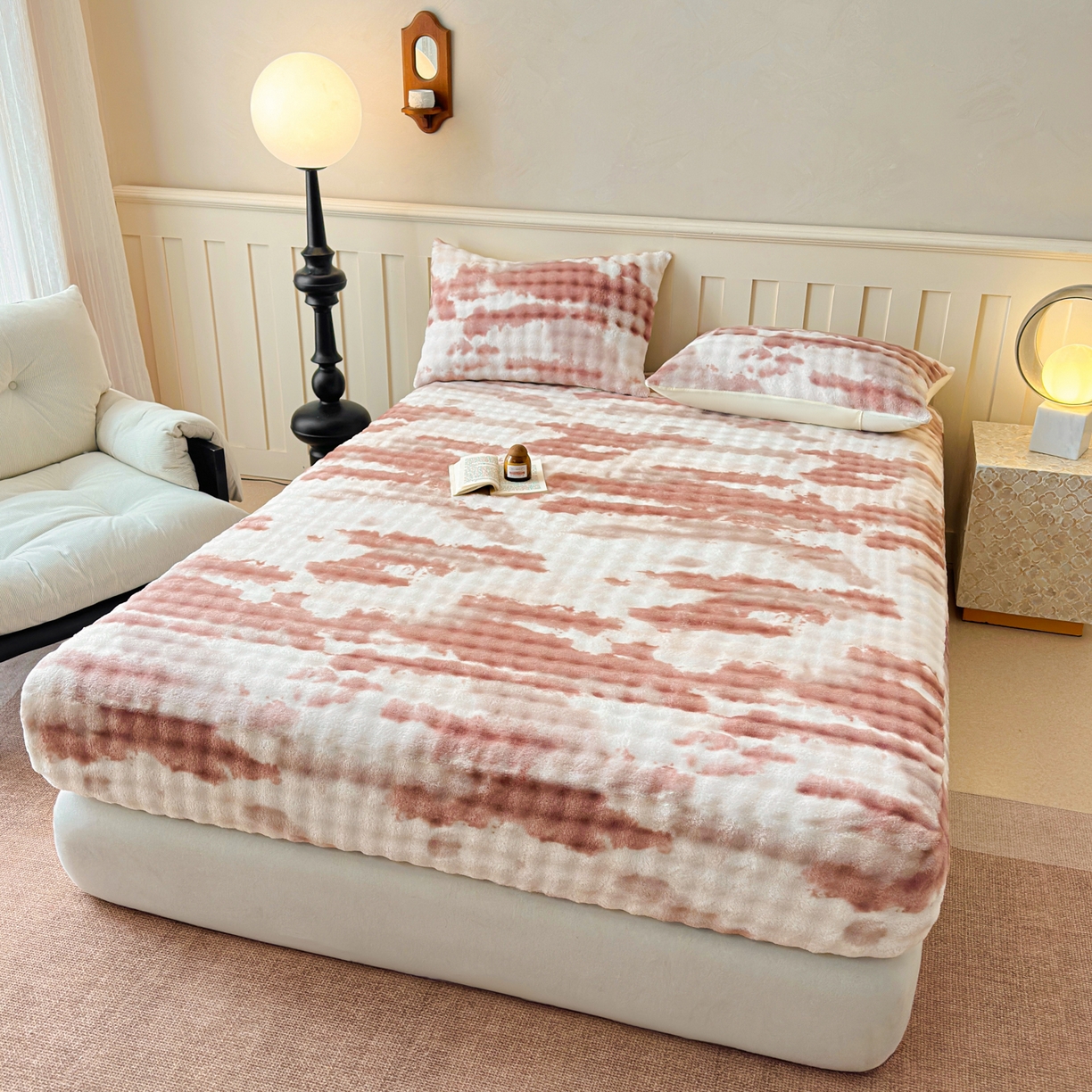 91家纺网 家纺一手货源 找家纺 2025新款兔毛绒高克重保暖床笠 席梦思床笠 云端-烟棕