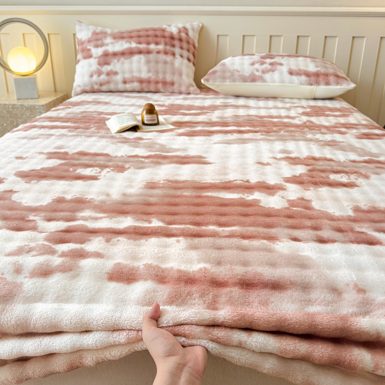 91家纺网 家纺一手货源 找家纺 2025新款兔毛绒高克重保暖床笠 席梦思床笠 云端-烟棕