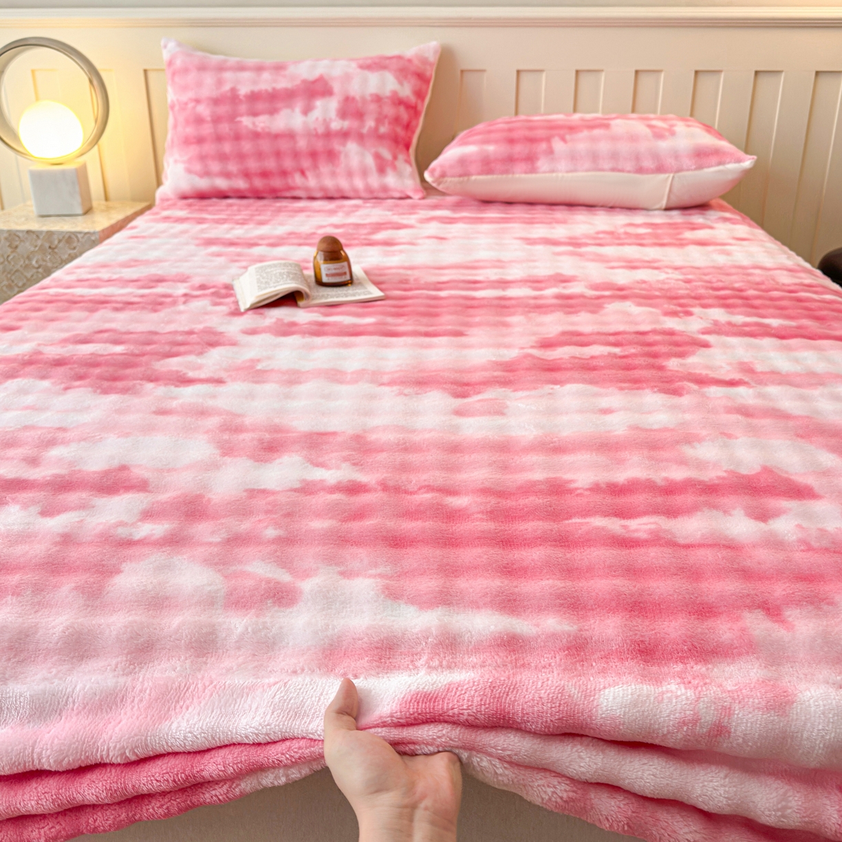 91家纺网 家纺一手货源 找家纺 2025新款兔毛绒高克重保暖床笠 席梦思床笠云端-脂粉