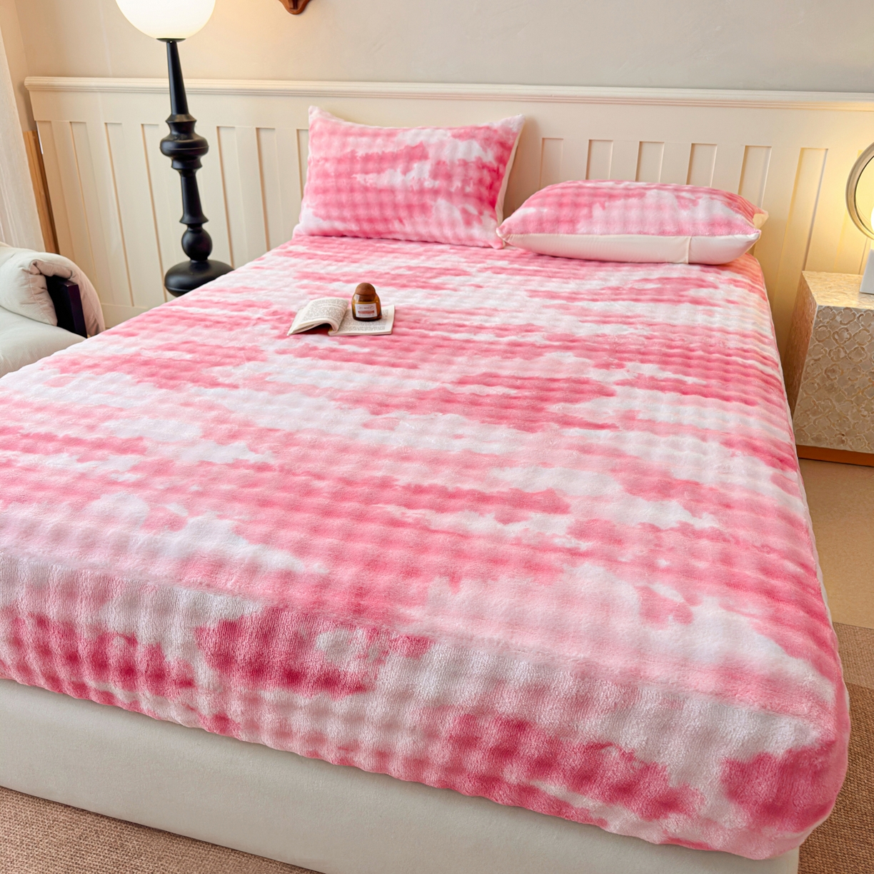 91家纺网 家纺一手货源 找家纺 2025新款兔毛绒高克重保暖床笠 席梦思床笠云端-脂粉