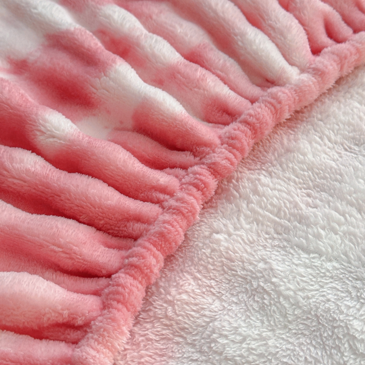 91家纺网 家纺一手货源 找家纺 2025新款兔毛绒高克重保暖床笠 席梦思床笠云端-脂粉