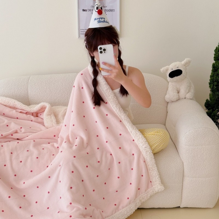 91家纺网 家纺一手货源 找家纺 顾里家纺 2025新款Chic韩系少女牛奶羊羔绒毯毛毯毯子-波点系 粉波点