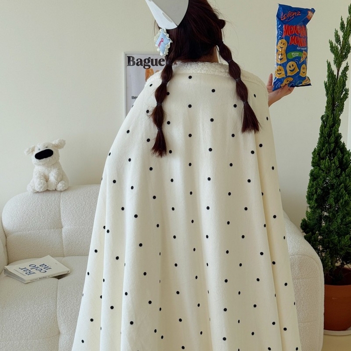 91家纺网 家纺一手货源 找家纺 顾里家纺 2025新款Chic韩系少女牛奶羊羔绒毯毛毯毯子-波点系 白波点