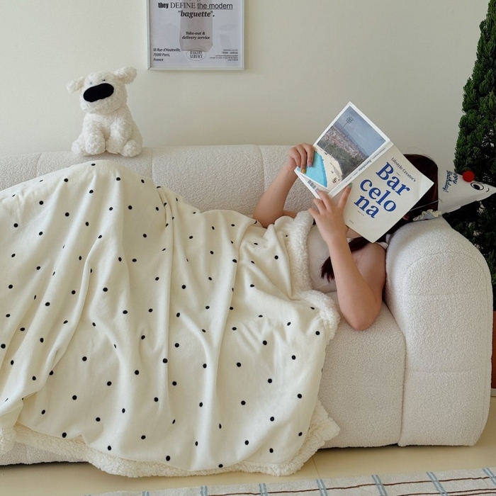 91家纺网 家纺一手货源 找家纺 顾里家纺 2025新款Chic韩系少女牛奶羊羔绒毯毛毯毯子-波点系 白波点