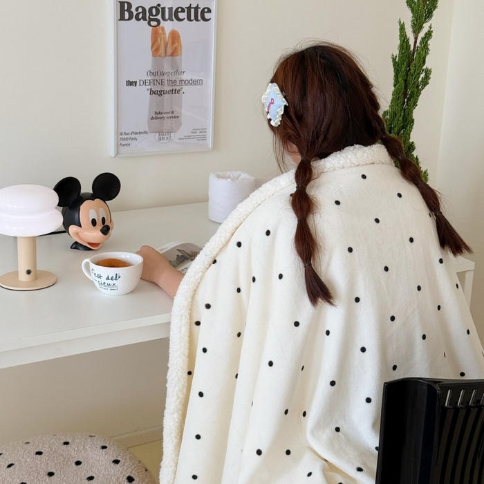 91家纺网 家纺一手货源 找家纺 顾里家纺 2025新款Chic韩系少女牛奶羊羔绒毯毛毯毯子-波点系 白波点