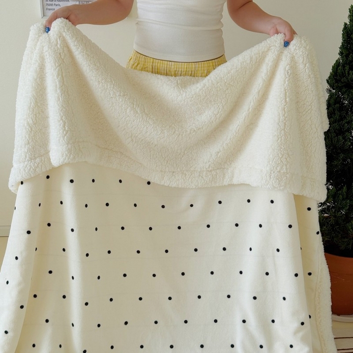 91家纺网 家纺一手货源 找家纺 顾里家纺 2025新款Chic韩系少女牛奶羊羔绒毯毛毯毯子-波点系 白波点