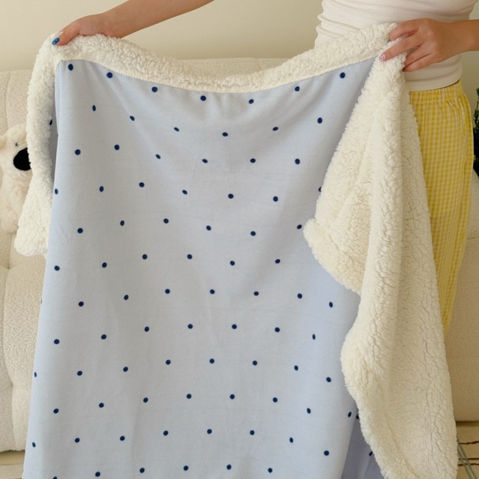 91家纺网 家纺一手货源 找家纺 顾里家纺 2025新款Chic韩系少女牛奶羊羔绒毯毛毯毯子-波点系 蓝波点