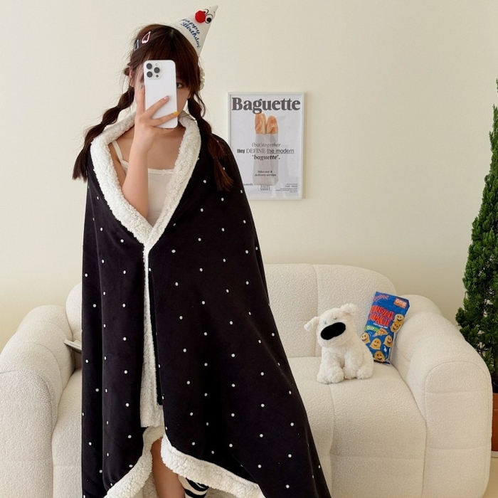 91家纺网 家纺一手货源 找家纺 顾里家纺 2025新款Chic韩系少女牛奶羊羔绒毯毛毯毯子-波点系 黑波点