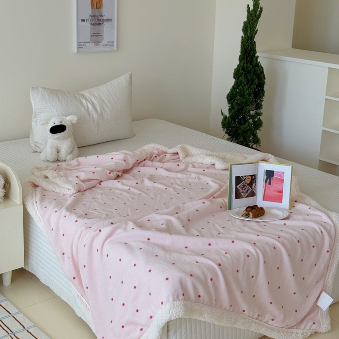 91家纺网 家纺一手货源 找家纺 顾里家纺 2025新款Chic韩系少女牛奶羊羔绒毯毛毯毯子-波点系 粉波点