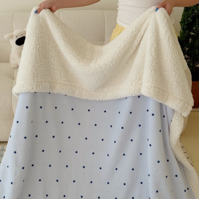 91家纺网 家纺一手货源 找家纺 顾里家纺 2025新款Chic韩系少女牛奶羊羔绒毯毛毯毯子-波点系 蓝波点