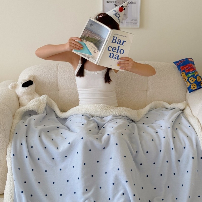 91家纺网 家纺一手货源 找家纺 顾里家纺 2025新款Chic韩系少女牛奶羊羔绒毯毛毯毯子-波点系 蓝波点