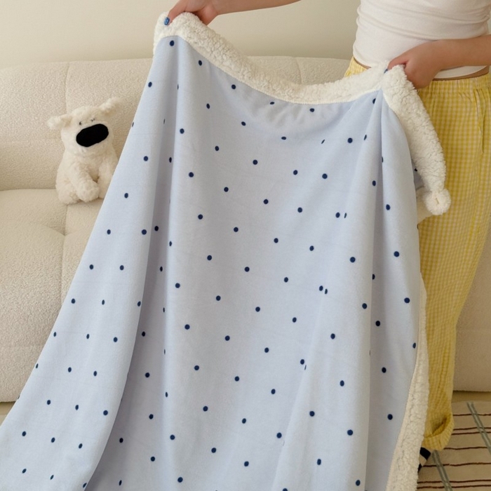91家纺网 家纺一手货源 找家纺 顾里家纺 2025新款Chic韩系少女牛奶羊羔绒毯毛毯毯子-波点系 蓝波点