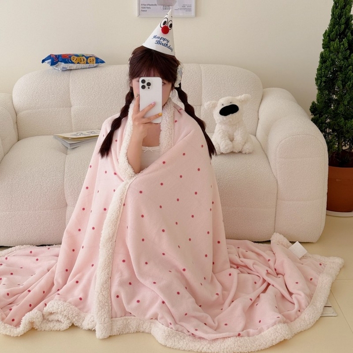 91家纺网 家纺一手货源 找家纺 顾里家纺 2025新款Chic韩系少女牛奶羊羔绒毯毛毯毯子-波点系 粉波点