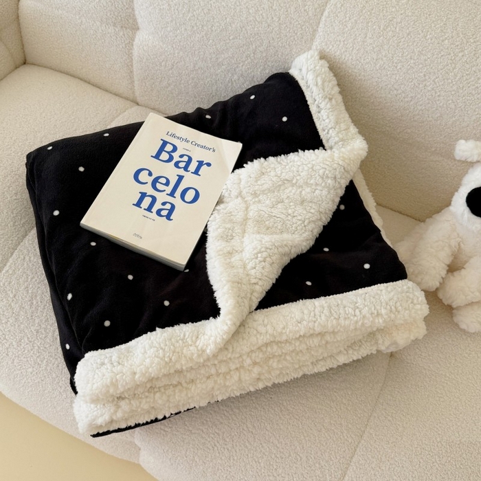 91家纺网 家纺一手货源 找家纺 顾里家纺 2025新款Chic韩系少女牛奶羊羔绒毯毛毯毯子-波点系 黑波点