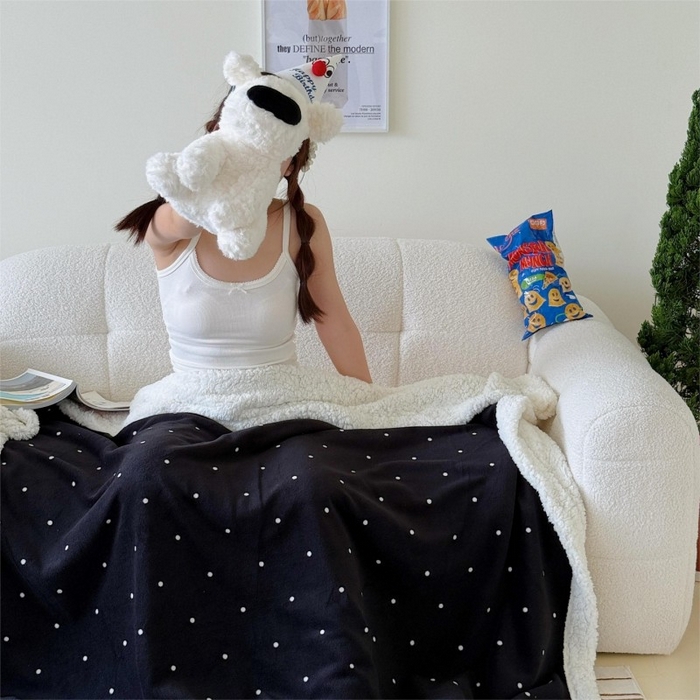 91家纺网 家纺一手货源 找家纺 顾里家纺 2025新款Chic韩系少女牛奶羊羔绒毯毛毯毯子-波点系 黑波点