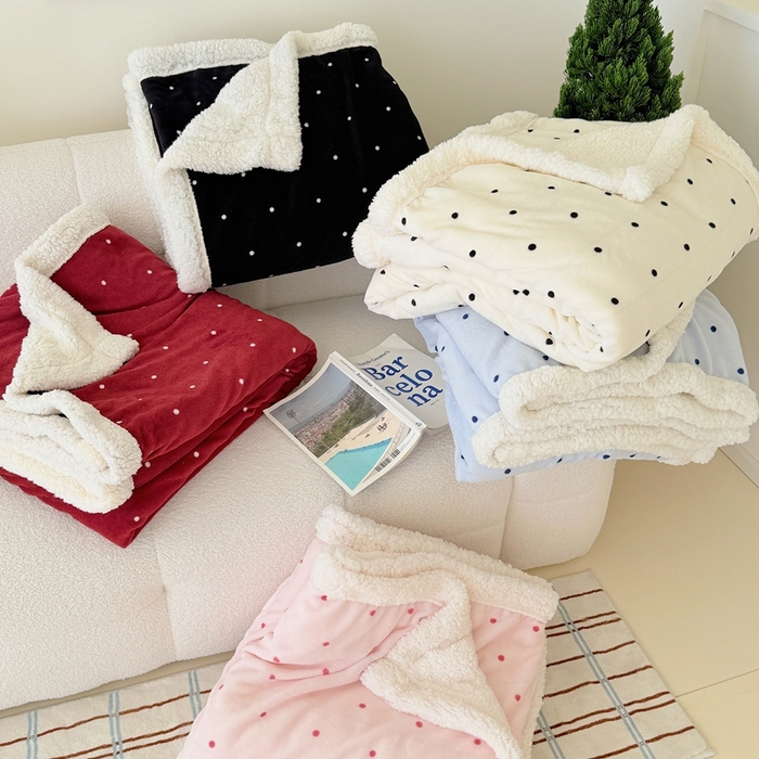 91家纺网 家纺一手货源 找家纺 顾里家纺 2025新款Chic韩系少女牛奶羊羔绒毯毛毯毯子-波点系 组合图 仅供参考不可下单