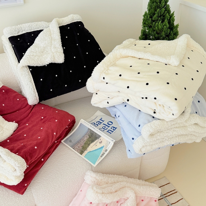 91家纺网 家纺一手货源 找家纺 顾里家纺 2025新款Chic韩系少女牛奶羊羔绒毯毛毯毯子-波点系 组合图 仅供参考不可下单