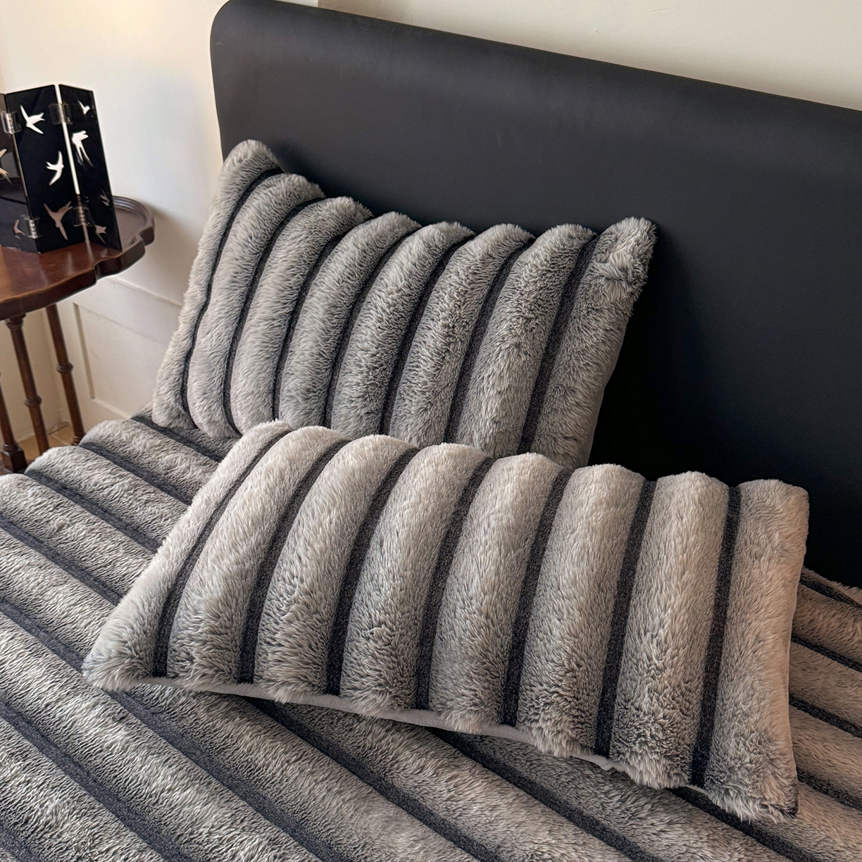 91家纺网 家纺一手货源 找家纺 （总）绒世界 2025秋冬新款300克条纹兔绒床笠三件套