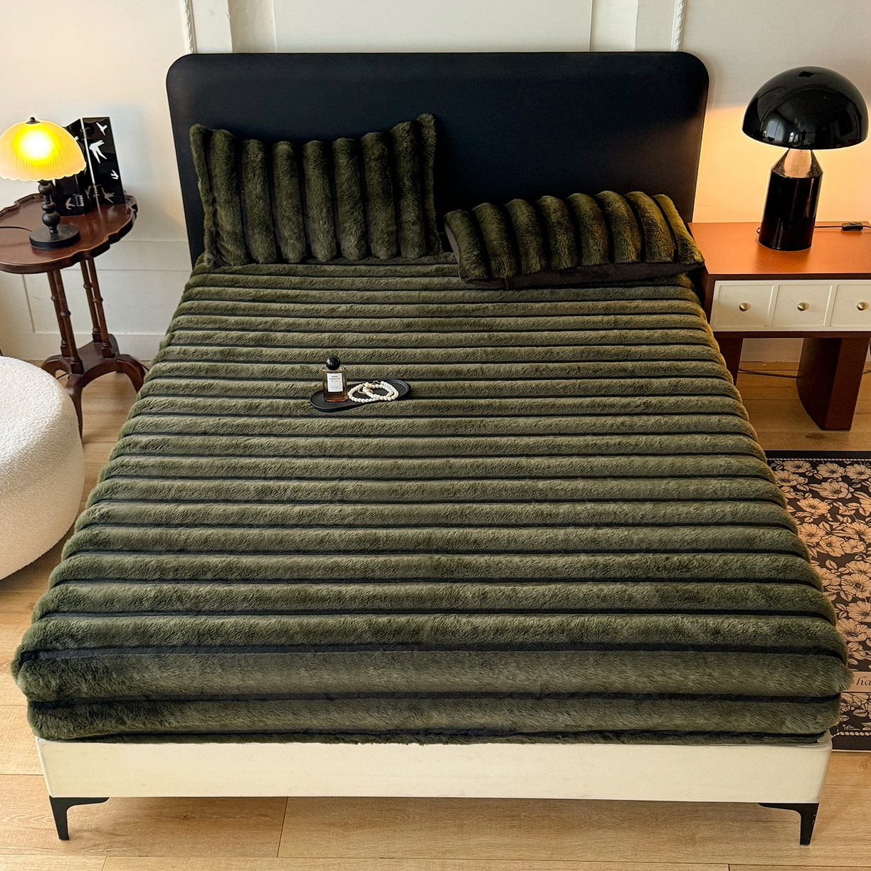 91家纺网 家纺一手货源 找家纺 绒世界 2025秋冬新款300克条纹兔绒床笠三件套 床笠款-墨绿