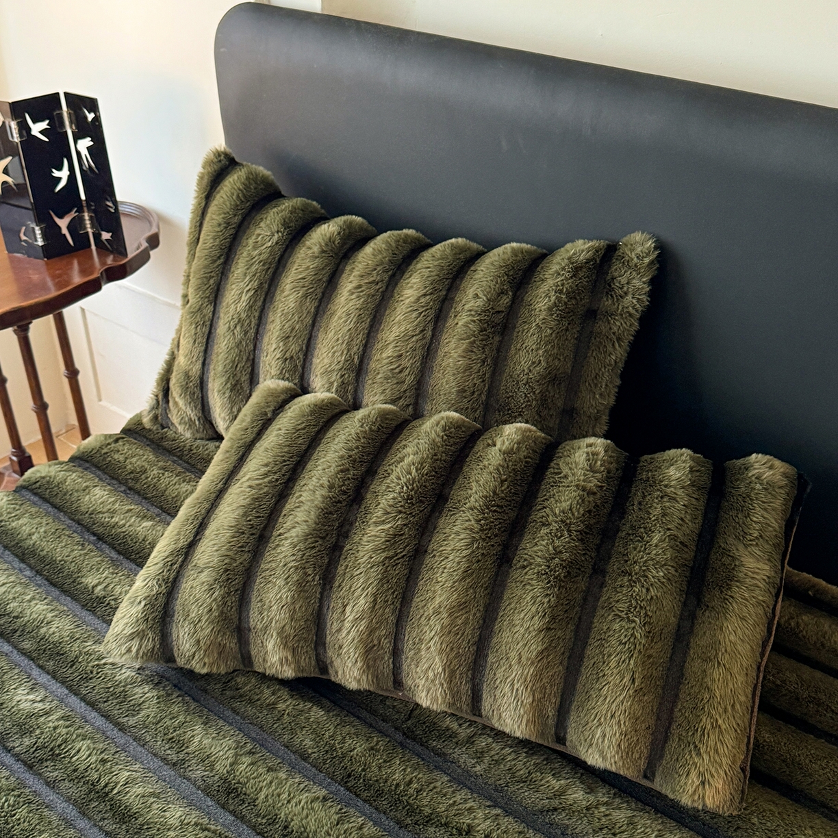 91家纺网 家纺一手货源 找家纺 绒世界 2025秋冬新款300克条纹兔绒床笠三件套 床笠款-墨绿