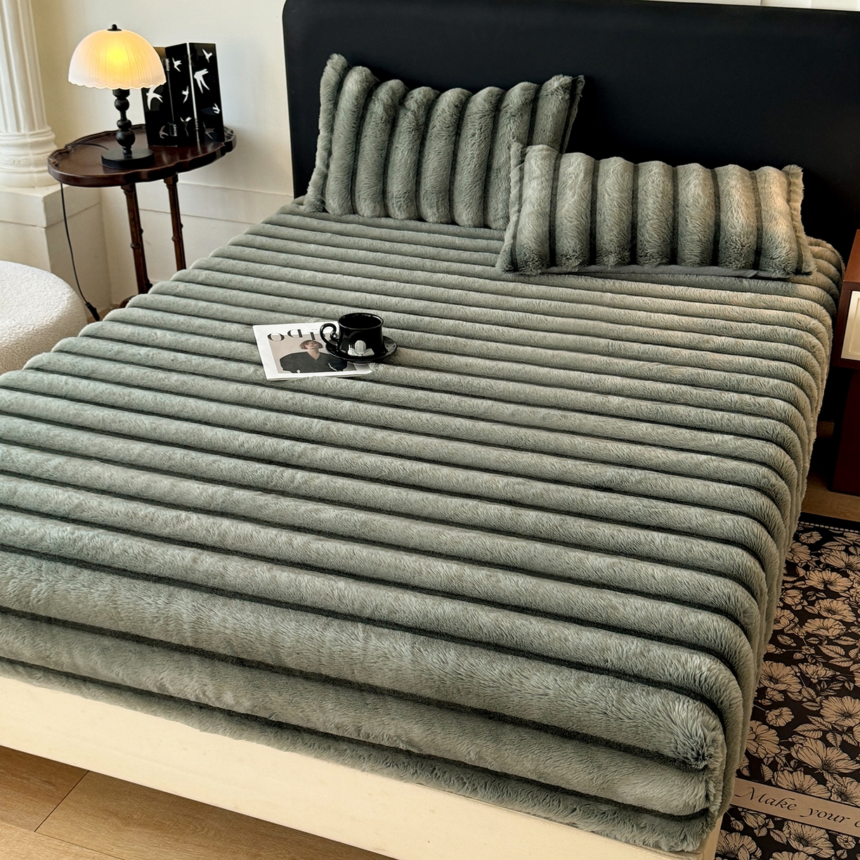 91家纺网 家纺一手货源 找家纺 绒世界 2025秋冬新款300克条纹兔绒床笠三件套 床笠款-森林绿