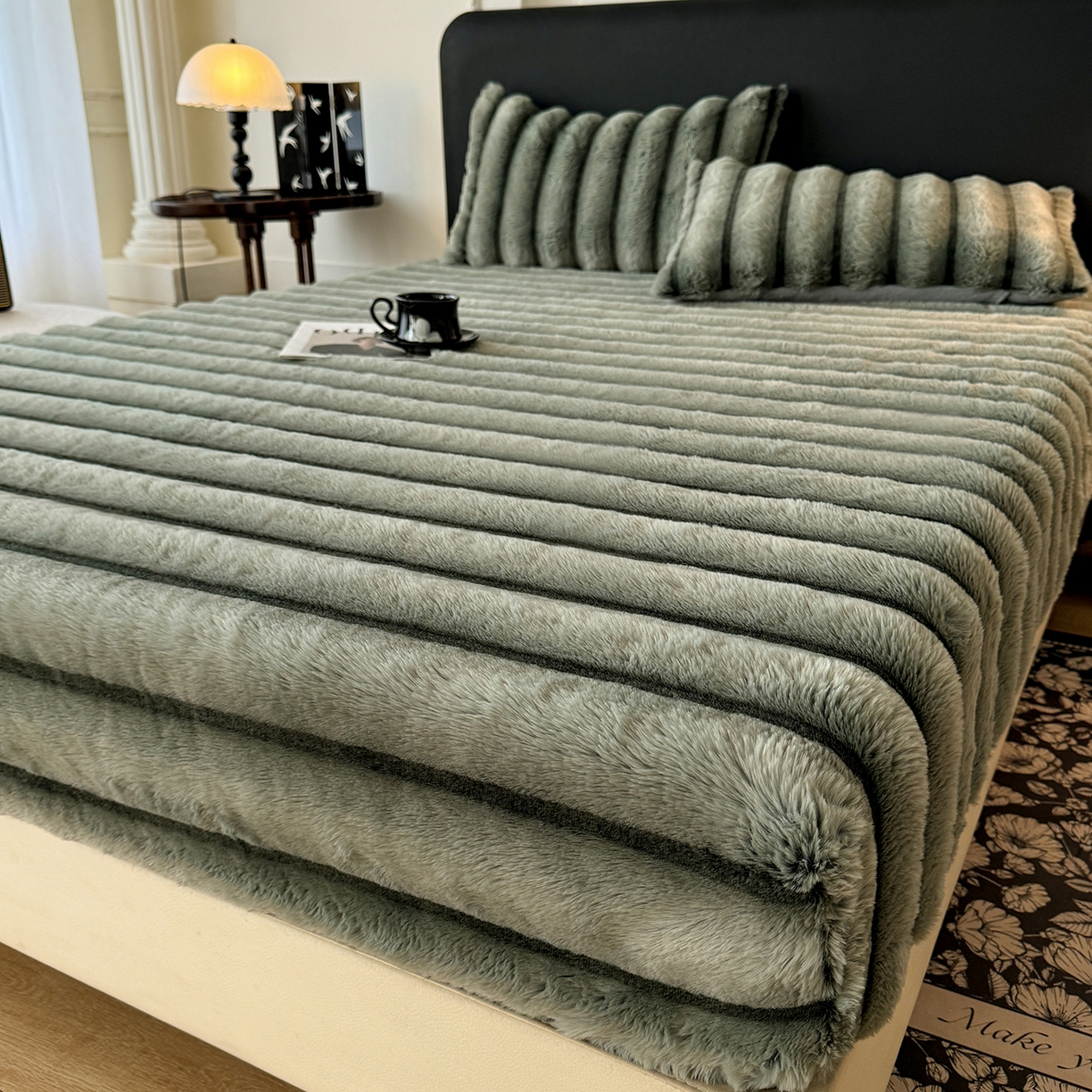 91家纺网 家纺一手货源 找家纺 绒世界 2025秋冬新款300克条纹兔绒床笠三件套 床笠款-森林绿