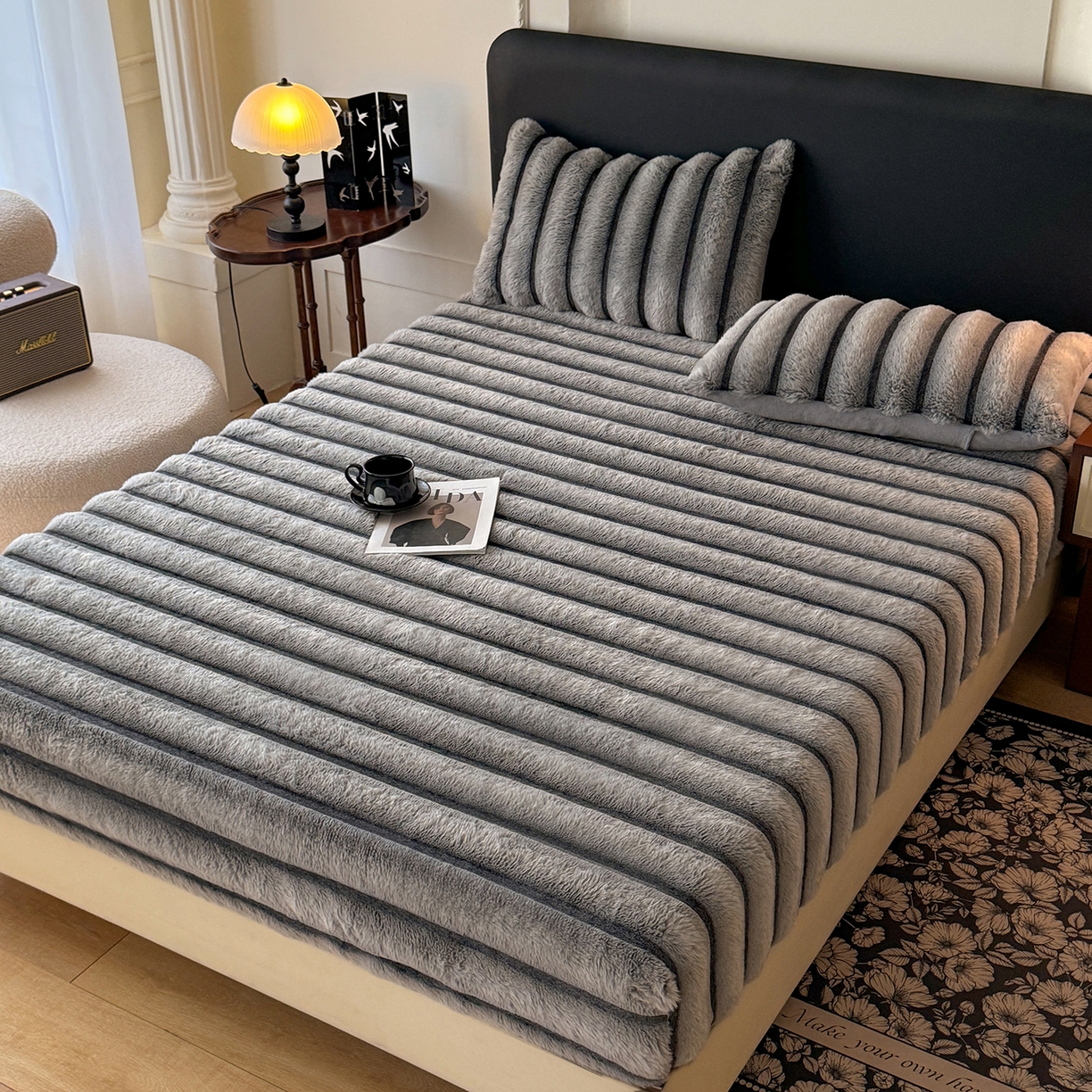 91家纺网 家纺一手货源 找家纺 丝印良品 2025秋冬新款300克条纹兔绒床笠三件套 床笠款-雪灰