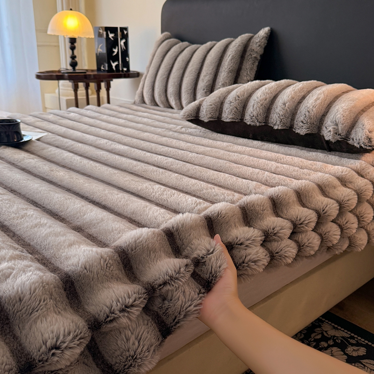 丝印良品 2025秋冬新款300克条纹兔绒床笠三件套 床笠款-棕灰