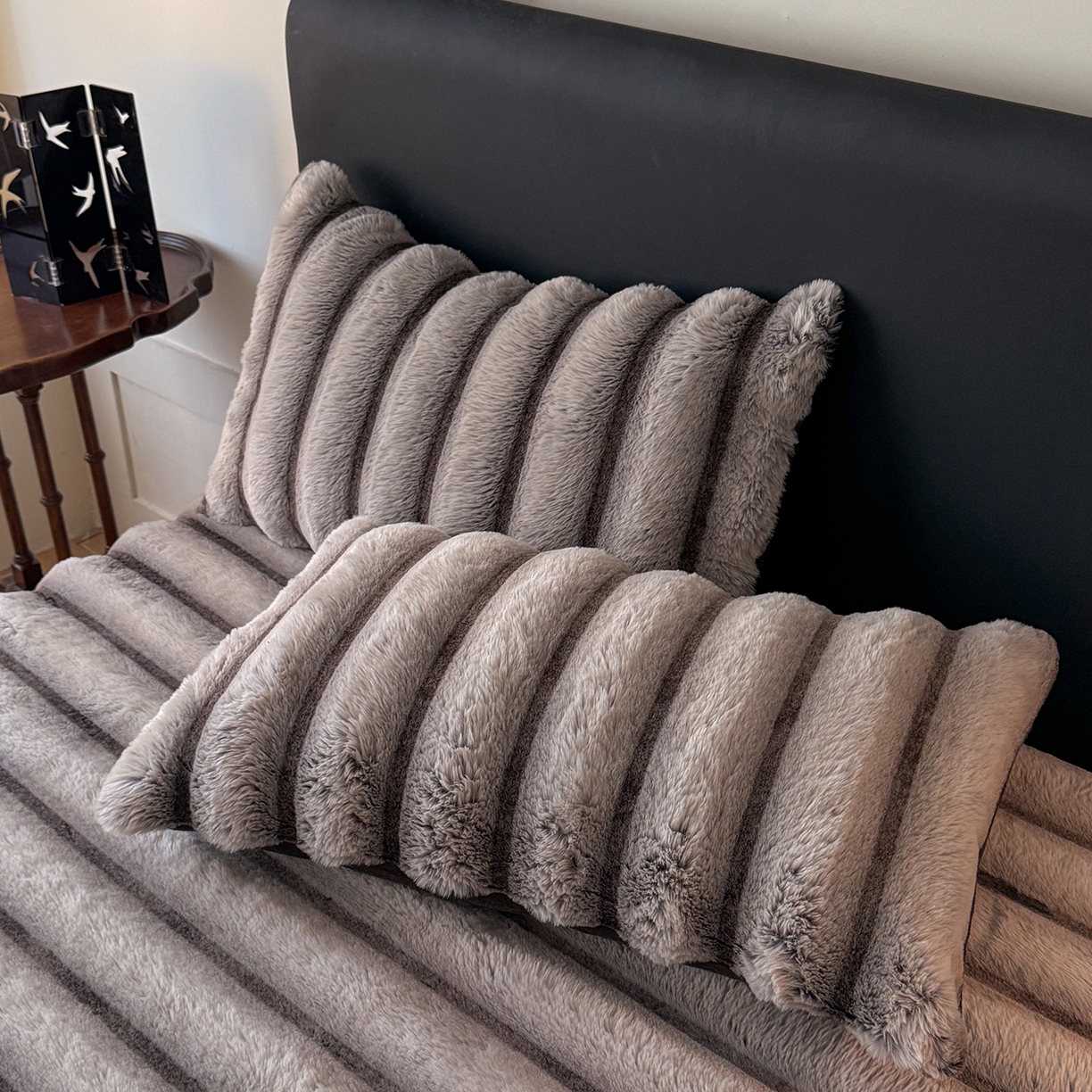 91家纺网 家纺一手货源 找家纺 丝印良品 2025秋冬新款300克条纹兔绒床笠三件套 床笠款-棕灰