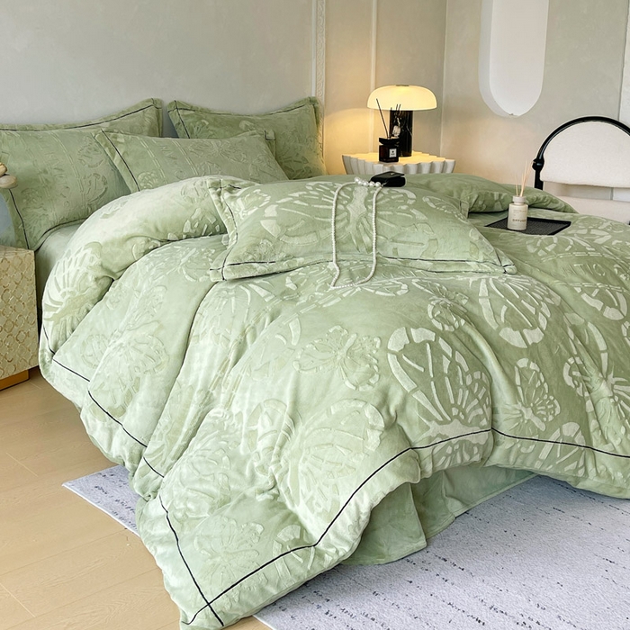 91家纺网 家纺一手货源 找家纺 （总）锦彩家居 2025新款高克重牛奶绒雕花四件套-蝶梦