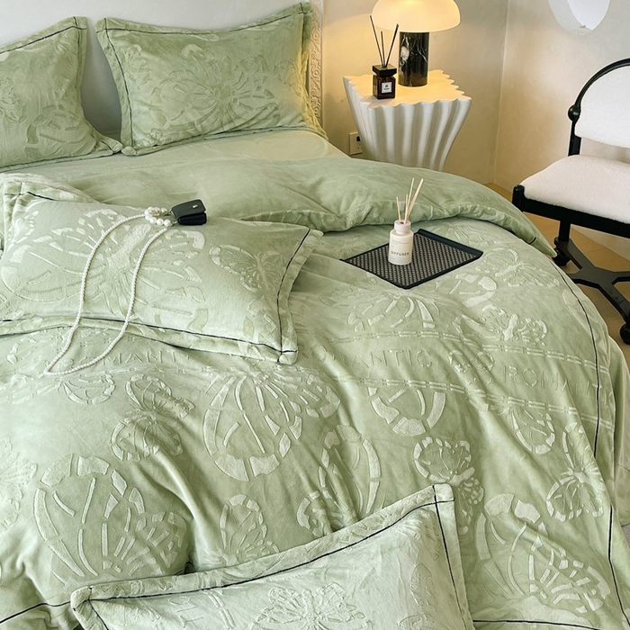 91家纺网 家纺一手货源 找家纺 （总）锦彩家居 2025新款高克重牛奶绒雕花四件套-蝶梦